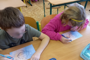 Read more about the article Faza testowa Dźwięków Opowieści: Odkrywanie wpływu dźwięku na uczenie się 